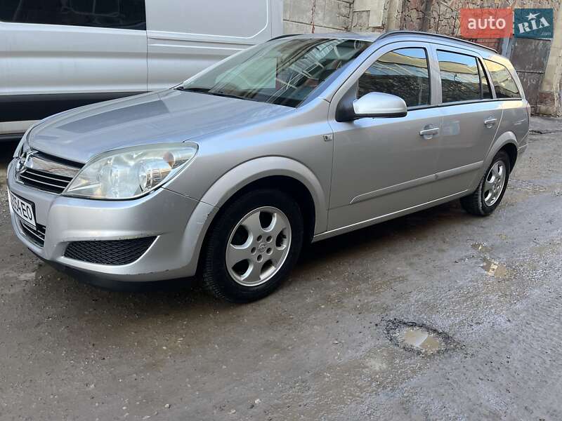 Универсал Opel Astra 2008 в Ивано-Франковске