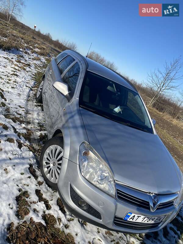 Универсал Opel Astra 2009 в Ивано-Франковске