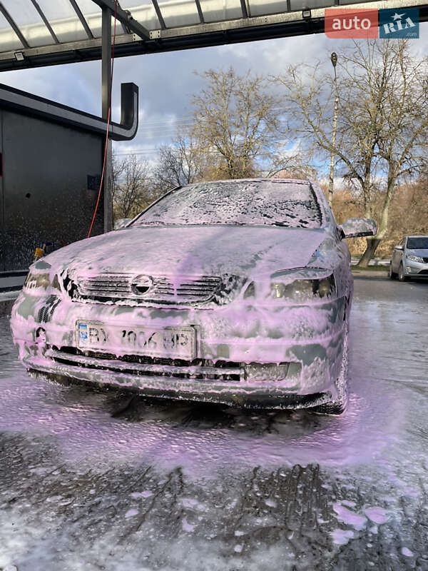 Седан Opel Astra 2005 в Хмельницькому