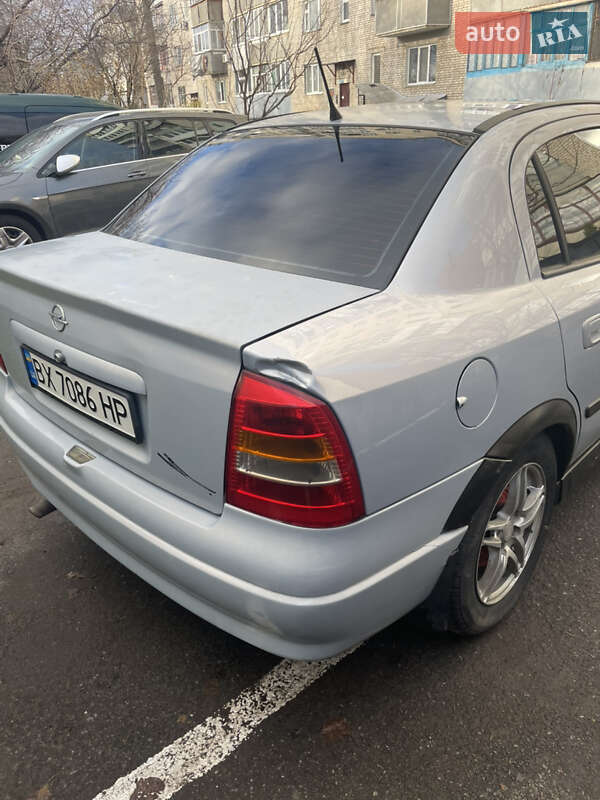Седан Opel Astra 2005 в Хмельницькому