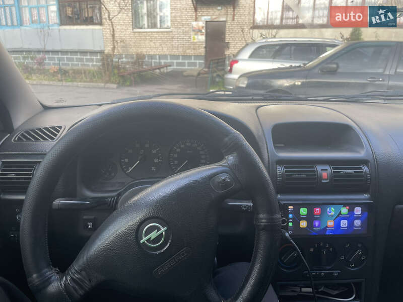 Седан Opel Astra 2005 в Хмельницькому