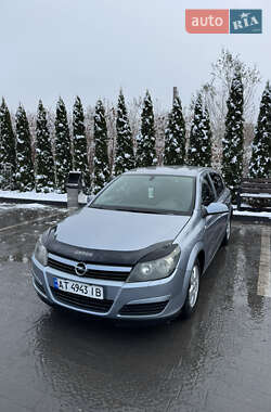 Хетчбек Opel Astra 2004 в Надвірній