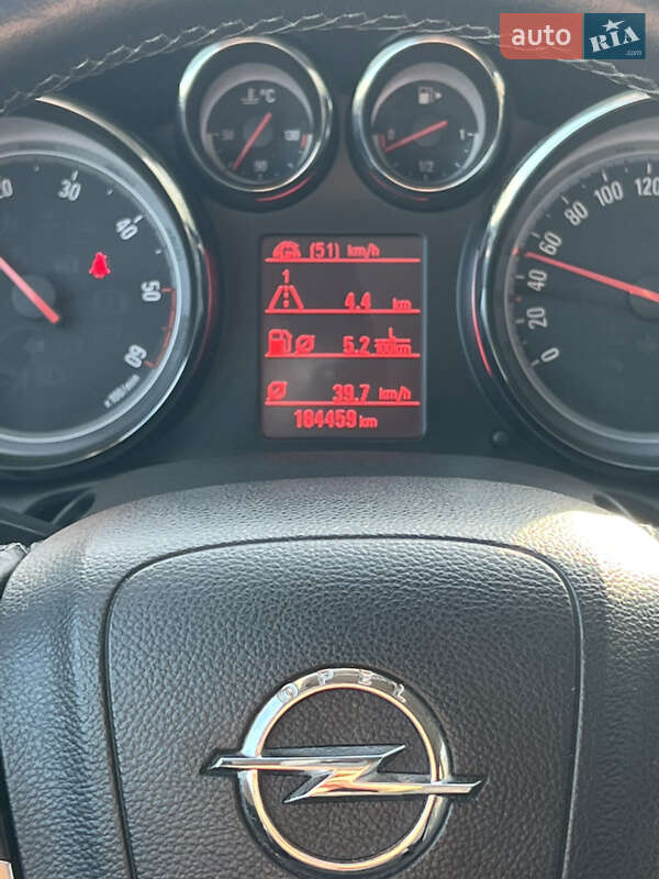 Хэтчбек Opel Astra 2015 в Львове