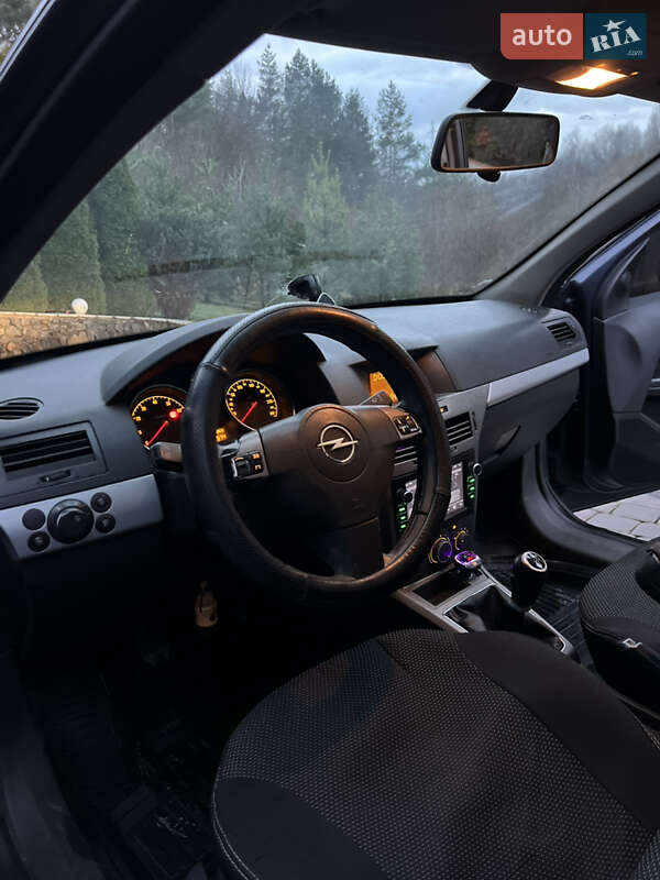 Універсал Opel Astra 2005 в Тульчині