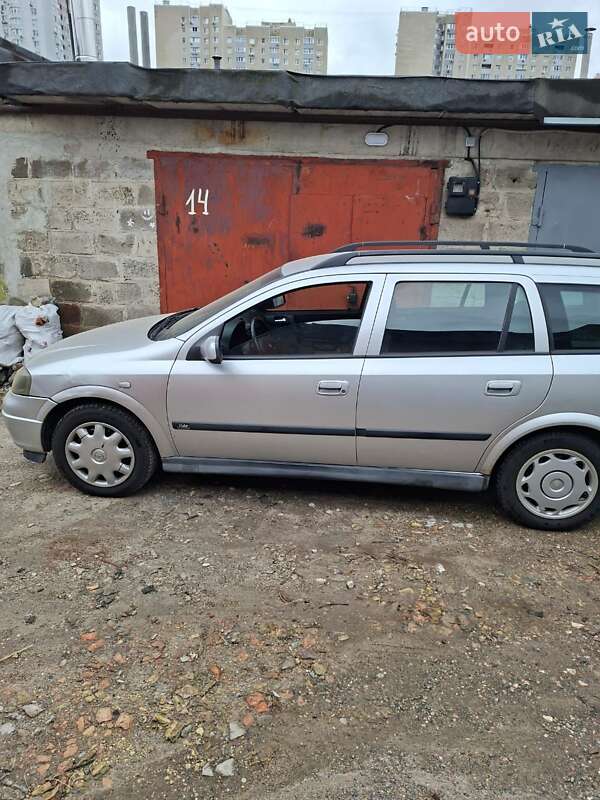 Универсал Opel Astra 2004 в Киеве