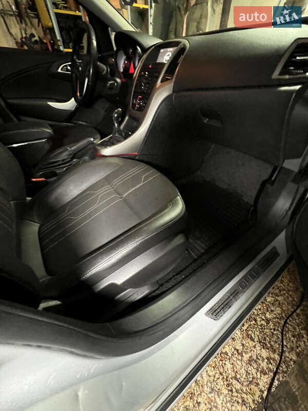 Універсал Opel Astra 2012 в Калинівці фото 44 Універсал Opel Astra 2012 в Калинівці