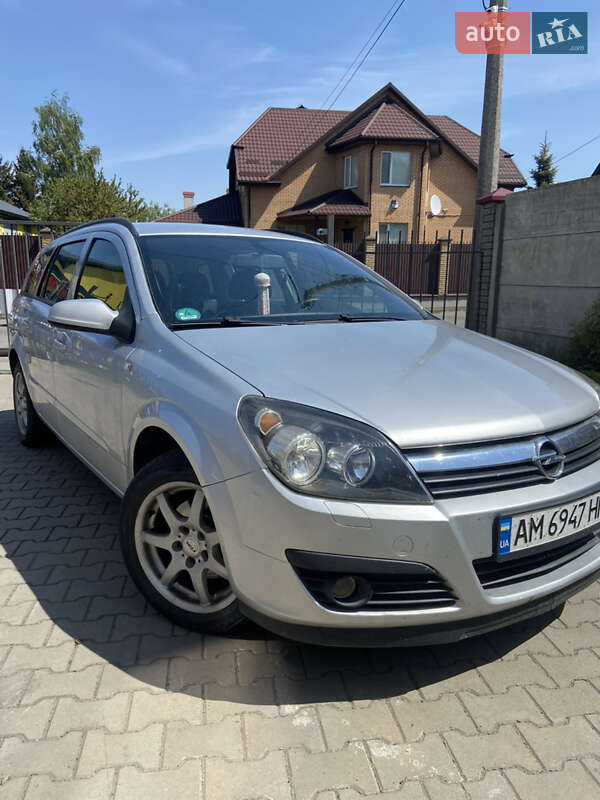 Універсал Opel Astra 2005 в Бердичеві