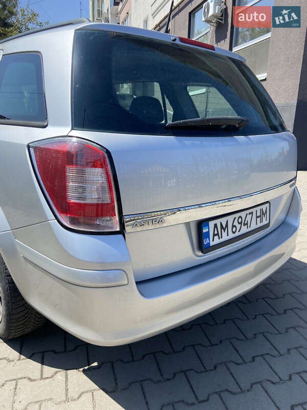 Універсал Opel Astra 2005 в Бердичеві