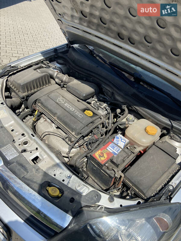 Універсал Opel Astra 2005 в Бердичеві