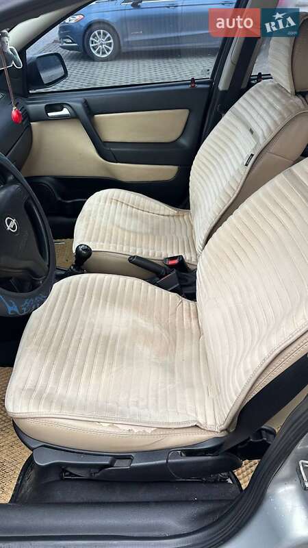 Седан Opel Astra 2008 в Хмельницькому