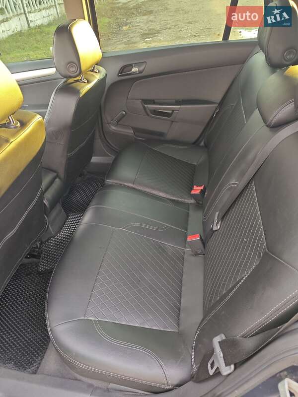 Универсал Opel Astra 2007 в Новомосковске