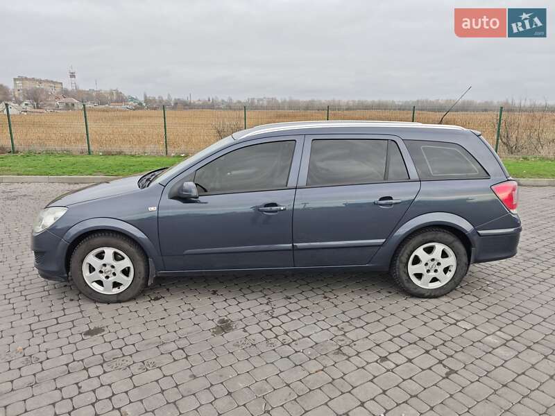 Универсал Opel Astra 2007 в Новомосковске