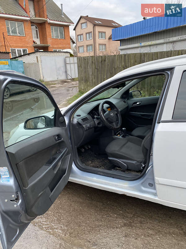 Универсал Opel Astra 2004 в Киеве