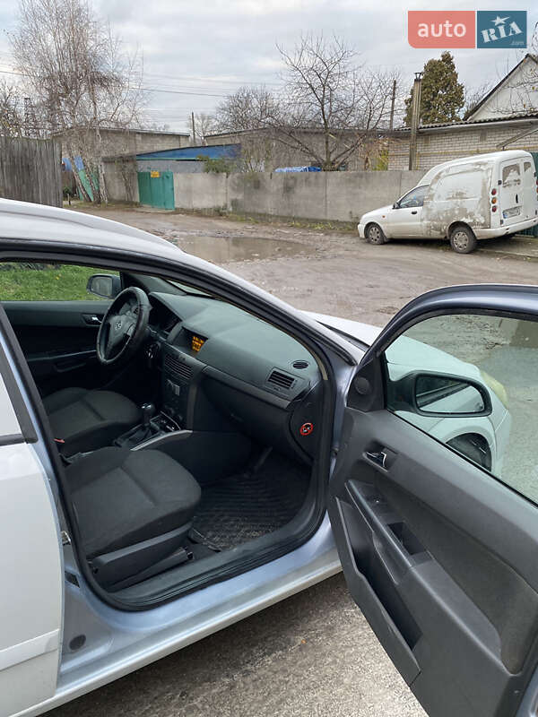 Универсал Opel Astra 2004 в Киеве