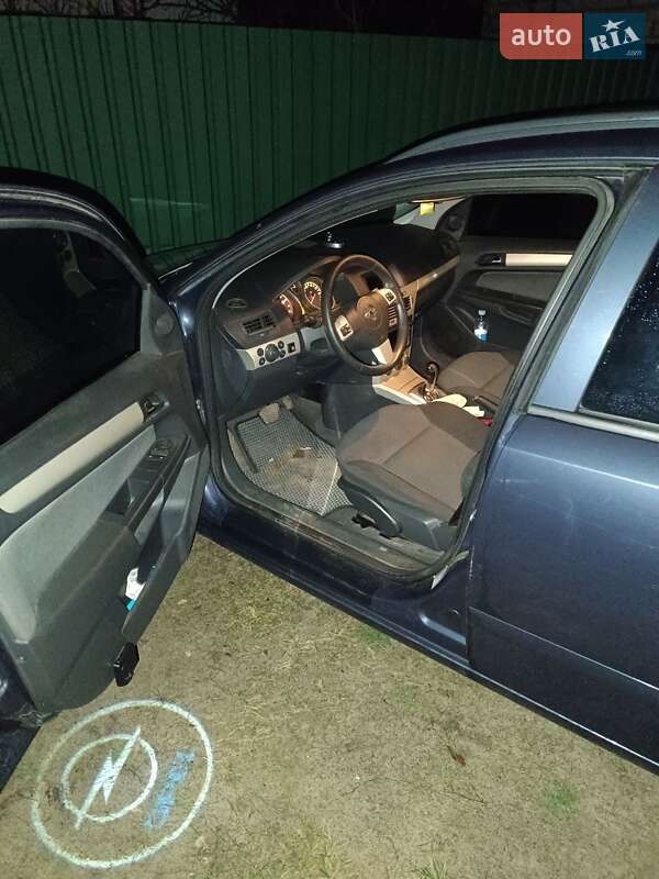 Универсал Opel Astra 2007 в Бородянке