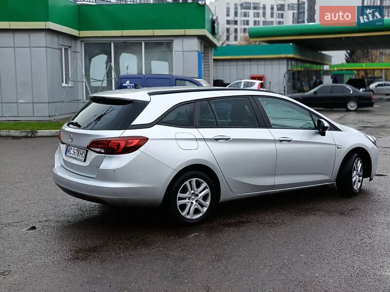 Универсал Opel Astra 2017 в Луцке