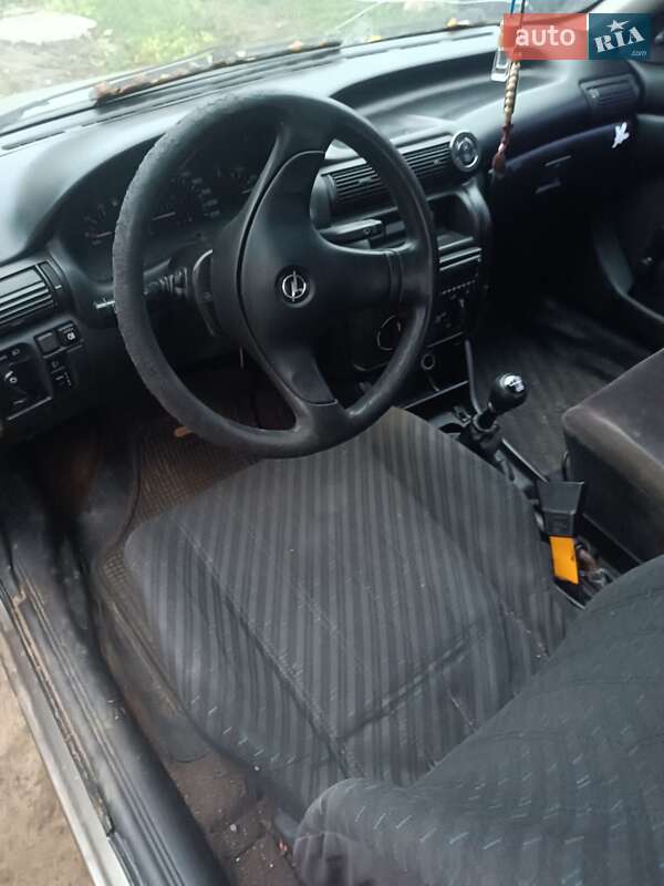 Седан Opel Astra 1995 в Львові фото 6 Седан Opel Astra 1995 в Львові
