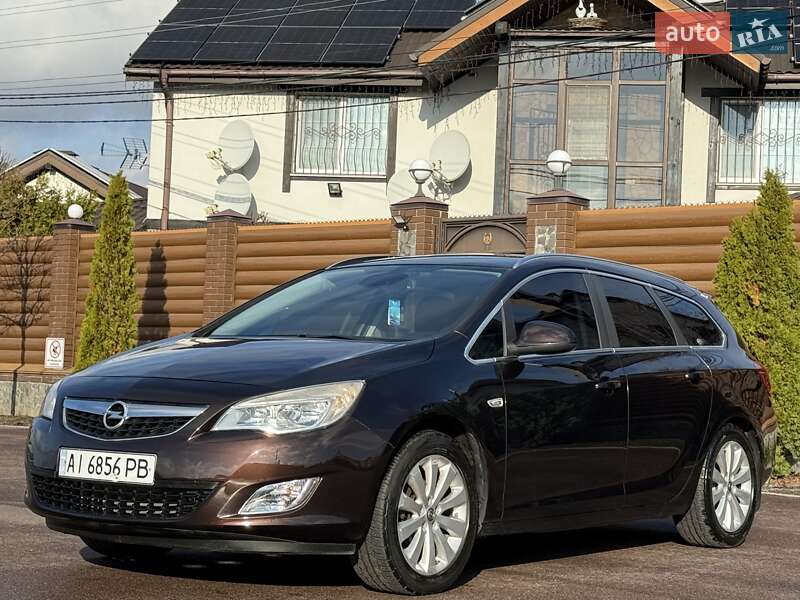 Универсал Opel Astra 2012 в Киеве