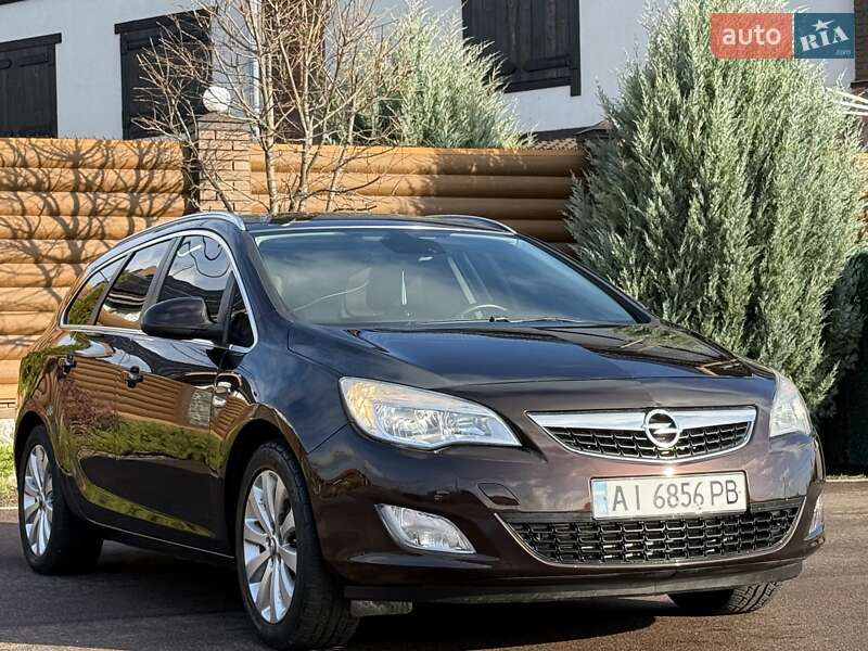 Универсал Opel Astra 2012 в Киеве