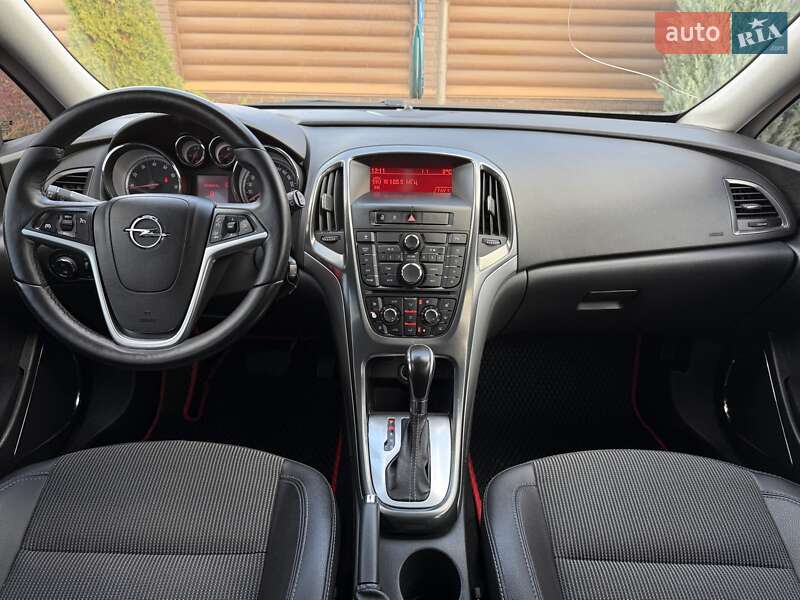 Универсал Opel Astra 2012 в Киеве