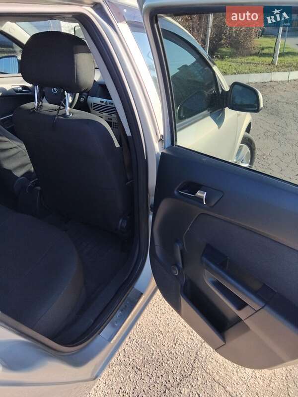 Хетчбек Opel Astra 2011 в Запоріжжі