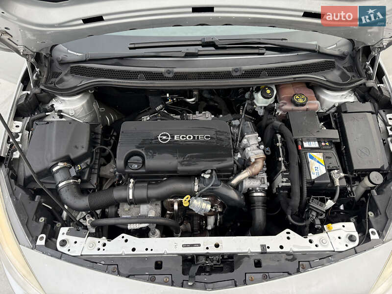 Универсал Opel Astra 2012 в Звягеле