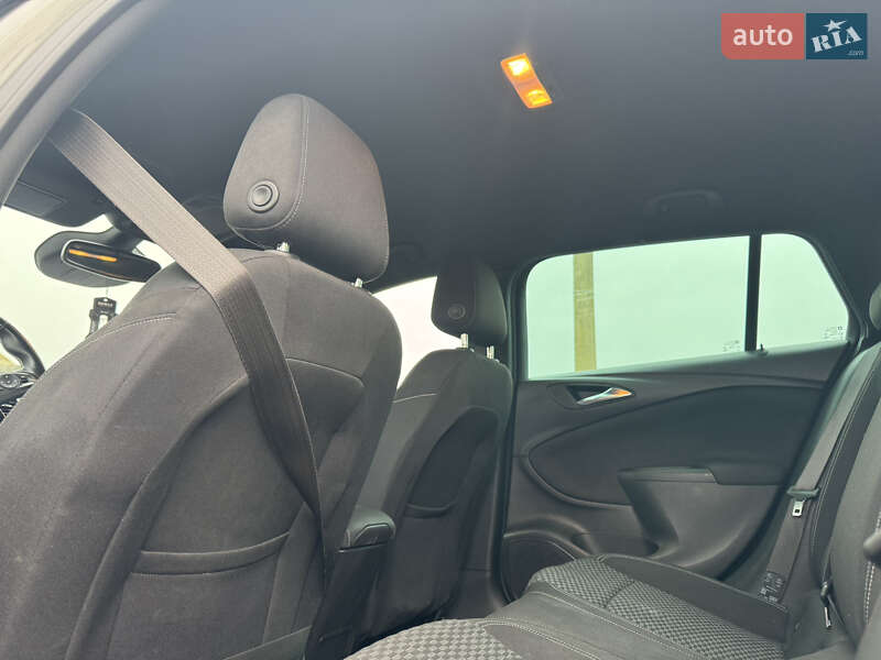 Універсал Opel Astra 2017 в Полтаві