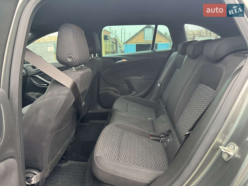 Універсал Opel Astra 2017 в Полтаві