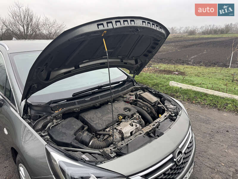 Універсал Opel Astra 2017 в Полтаві