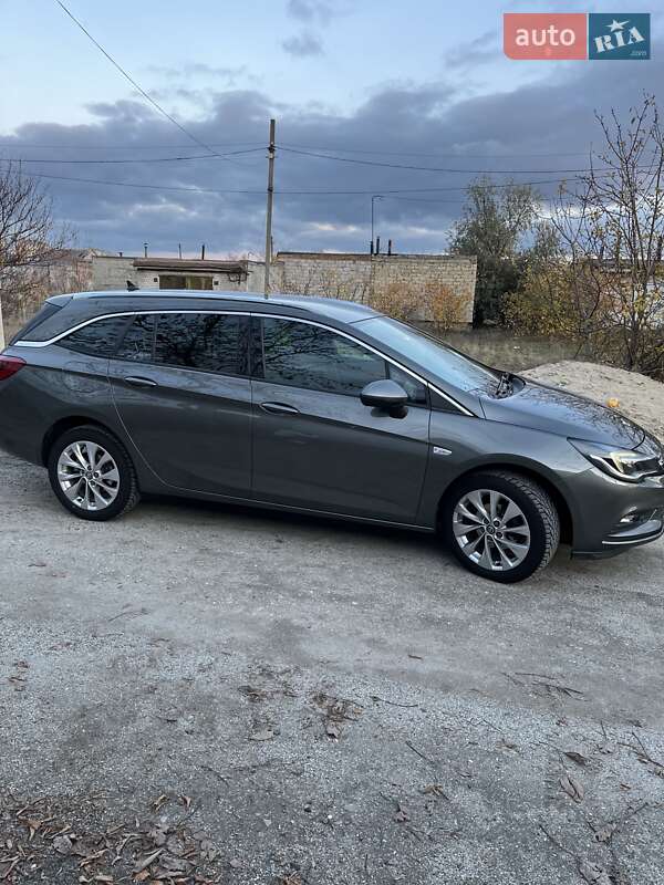 Универсал Opel Astra 2018 в Покрове