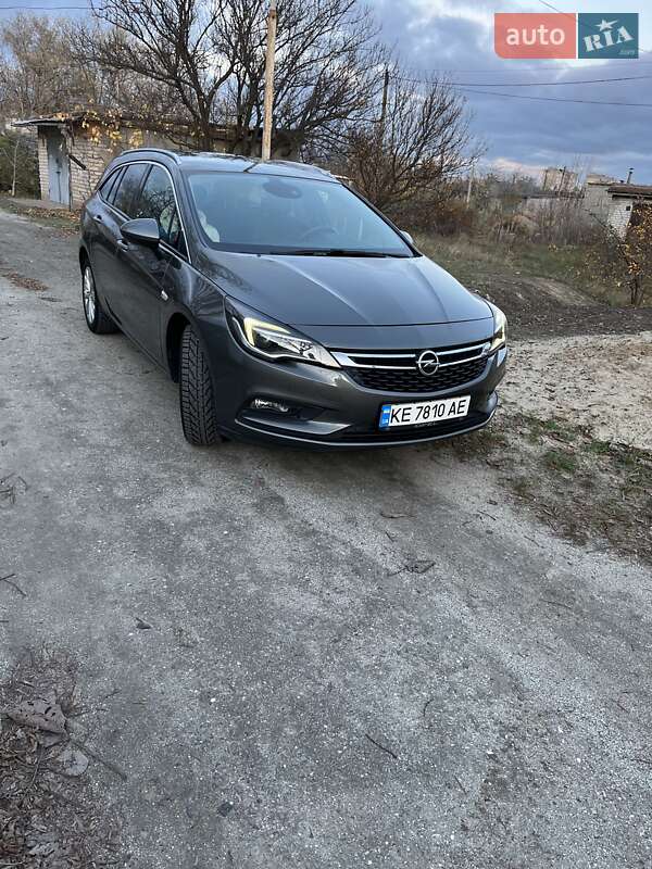 Универсал Opel Astra 2018 в Покрове