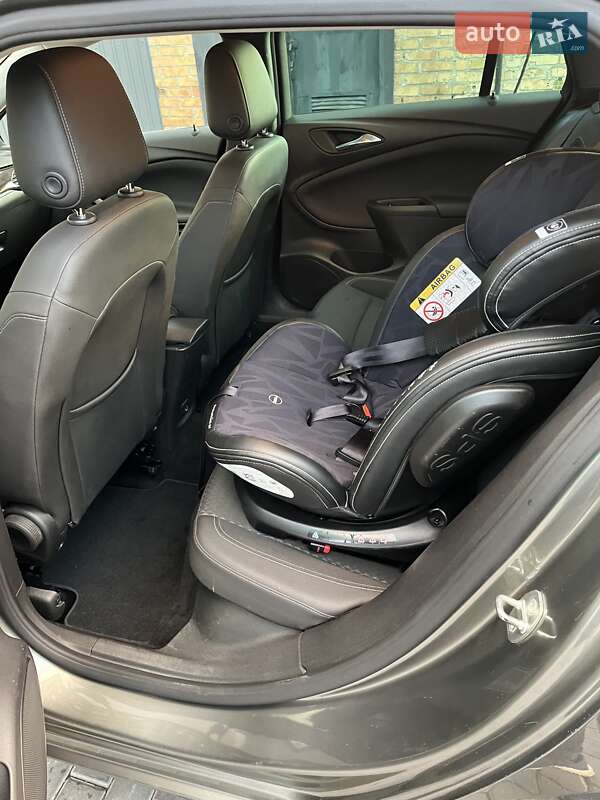 Универсал Opel Astra 2018 в Покрове