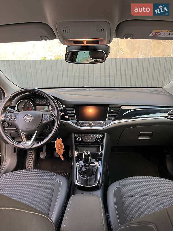 Универсал Opel Astra 2018 в Покрове