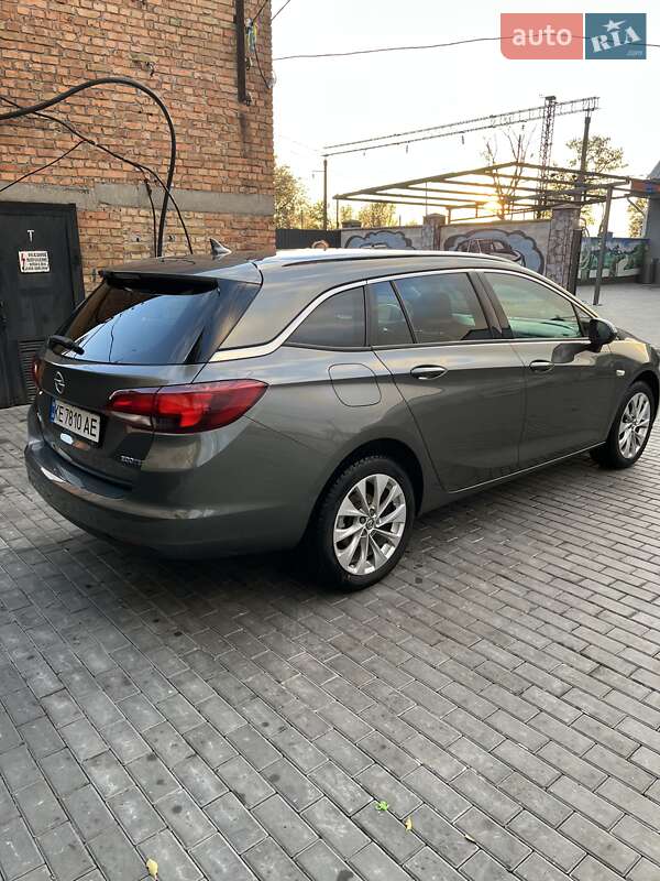 Универсал Opel Astra 2018 в Покрове