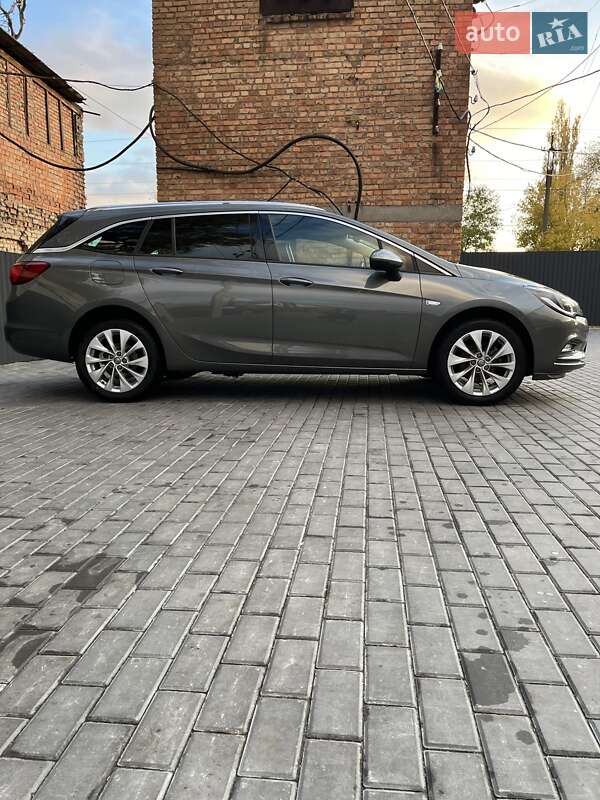 Универсал Opel Astra 2018 в Покрове