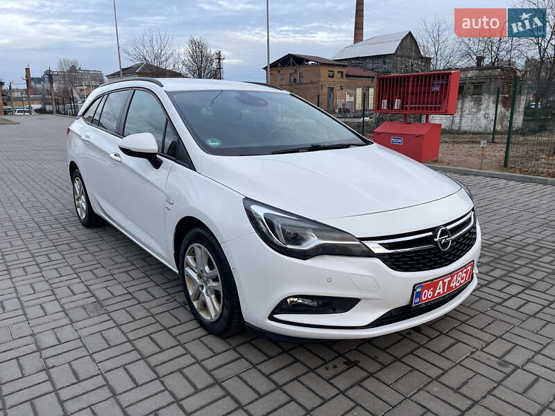 Универсал Opel Astra 2018 в Житомире