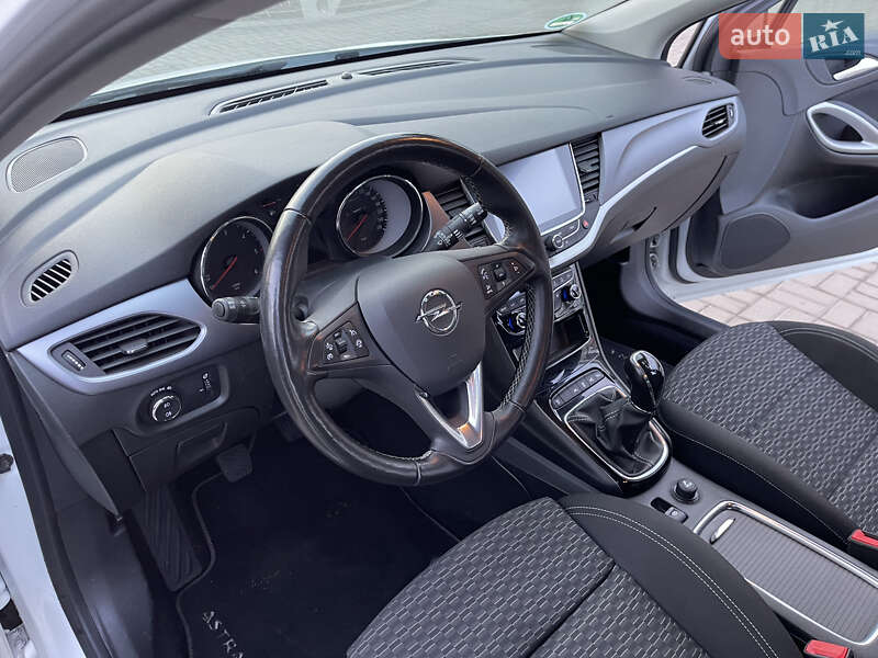 Универсал Opel Astra 2018 в Житомире