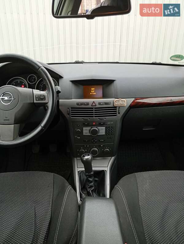 Універсал Opel Astra 2004 в Сумах