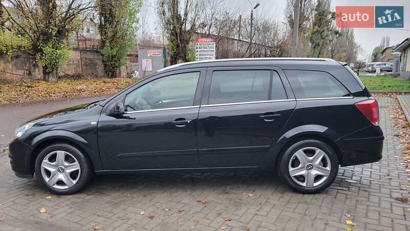 Універсал Opel Astra 2006 в Черкасах