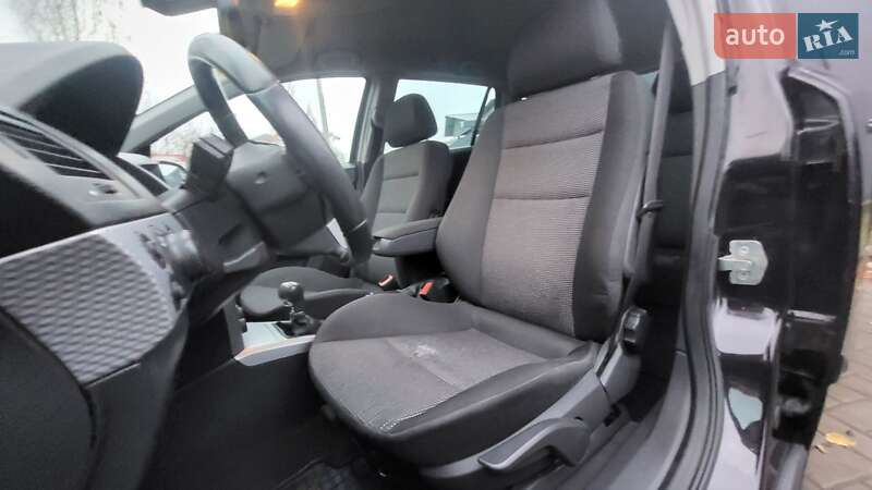 Універсал Opel Astra 2006 в Черкасах