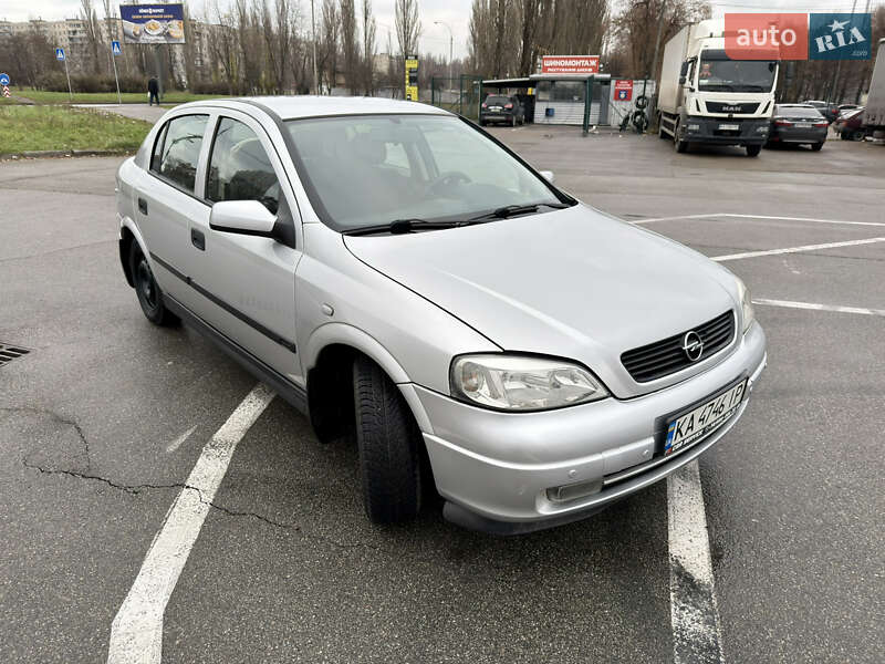 Хэтчбек Opel Astra 2004 в Киеве