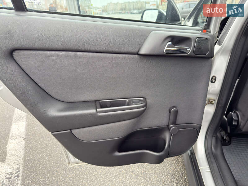 Хэтчбек Opel Astra 2004 в Киеве