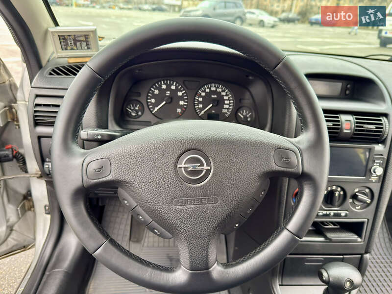 Хэтчбек Opel Astra 2004 в Киеве