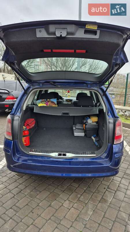 Универсал Opel Astra 2006 в Киеве