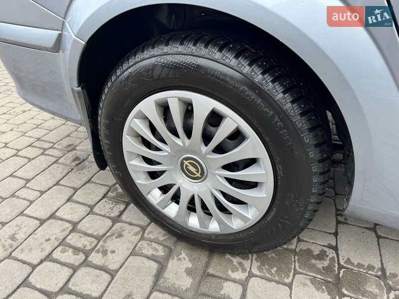 Універсал Opel Astra 2004 в Коростені