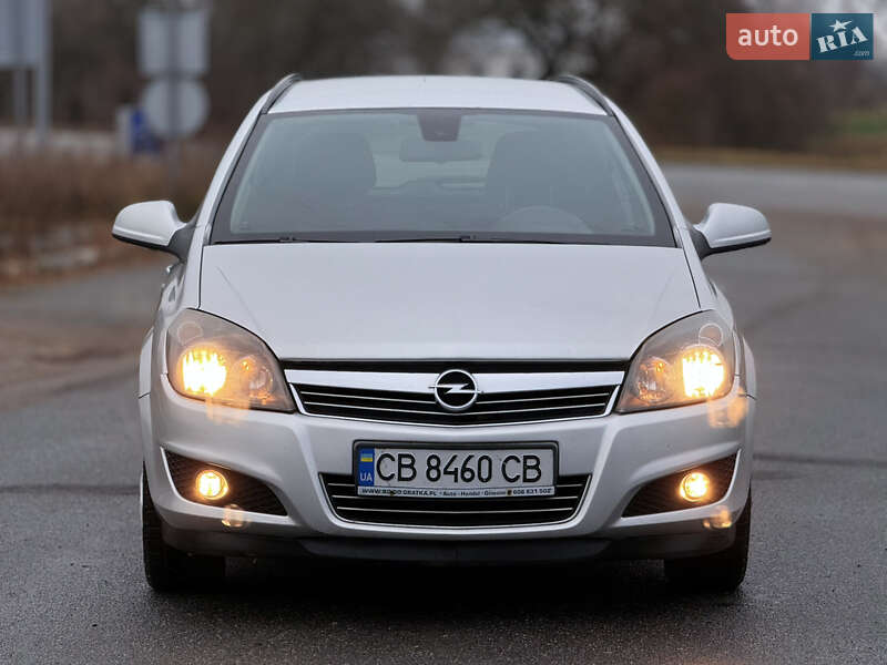 Універсал Opel Astra 2010 в Мені