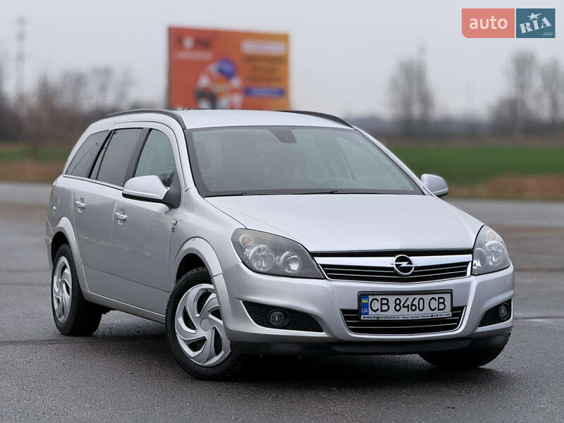 Універсал Opel Astra 2010 в Мені