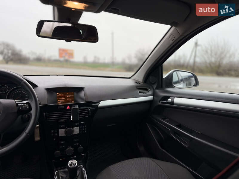 Універсал Opel Astra 2010 в Мені