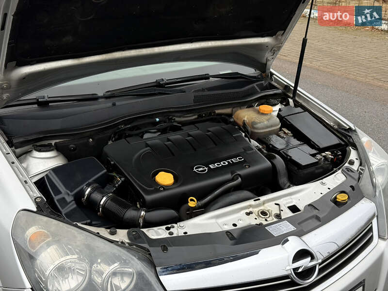 Універсал Opel Astra 2010 в Мені