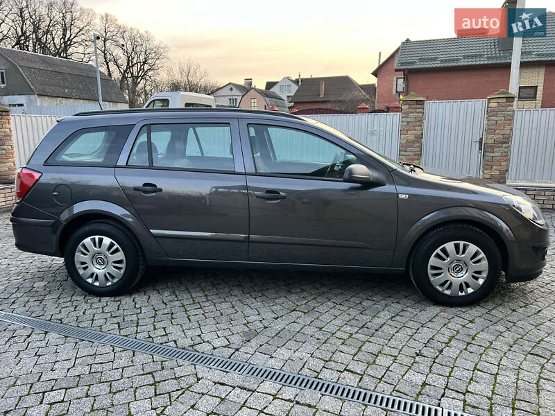 Універсал Opel Astra 2009 в Гнівані
